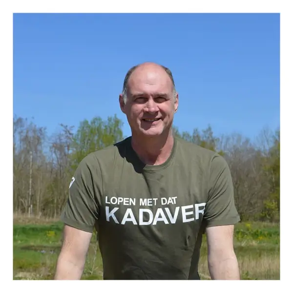 T-shirt heren lopen met dat kadaver