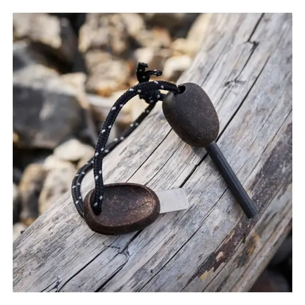 Biobased vuurmaker met noodfluit