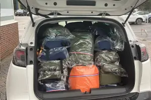 Veteranenshop Donatie 2023 aan Nederlands Veteraneninstituut