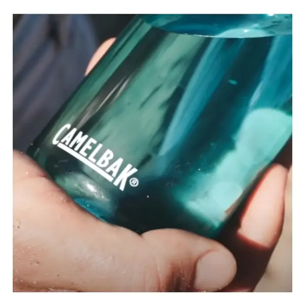 Video Camelbak chute mag Tritan drinkfles