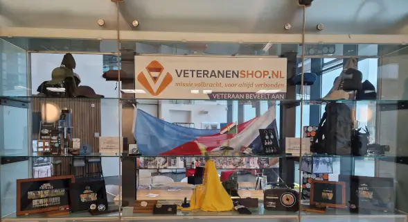 Vitrine Nederlands Veteraneninstituut
